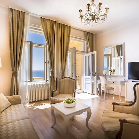 Bellevue - Liburnia ホテル