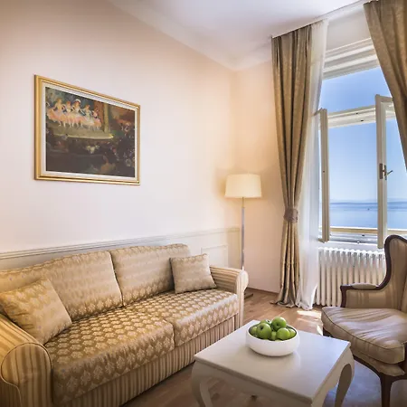 ホテル Bellevue - Liburnia