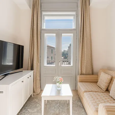 ホテル Bellevue - Liburnia 4*